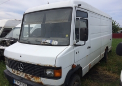 Dezmembrez Mercedes Vario 4,0 diesel 1997